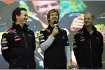 Foto zur News: Christian Horner (Teamchef), Sebastian Vettel, Adrian Newey (Technischer Direktor) (Red Bull)