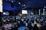 Foto zur News: Gäste genießen den Abend bei der FIA-Gala