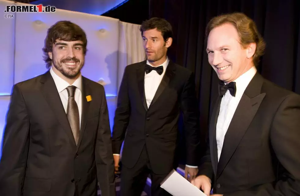 Foto zur News: Fernando Alonso (Ferrari), Mark Webber (Red Bull) und Christian Horner (Teamchef)