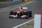 Foto zur News: Fernando Alonso beim Shakedown des Ferrari F150