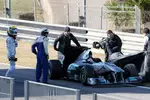 Foto zur News: Nico Rosberg (Mercedes) gestrandet am Streckenrand