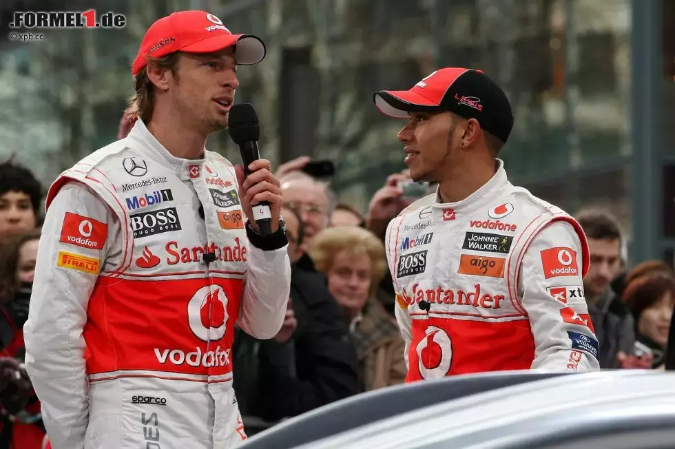 Foto zur News: Jenson Button und Lewis Hamilton (McLaren)