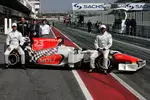 Foto zur News: Vitantonio Liuzzi (HRT) und Narain Karthikeyan (HRT)