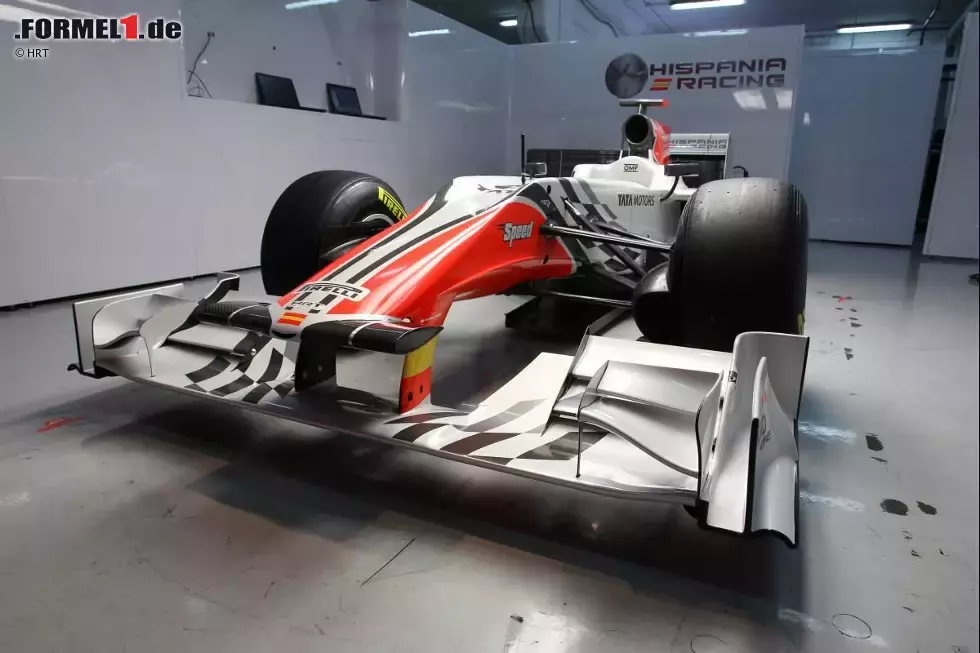 Foto zur News: Der neue HRT-Cosworth F111