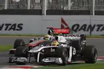 Foto zur News: Pastor Maldonado (Williams) und Lewis Hamilton (McLaren)