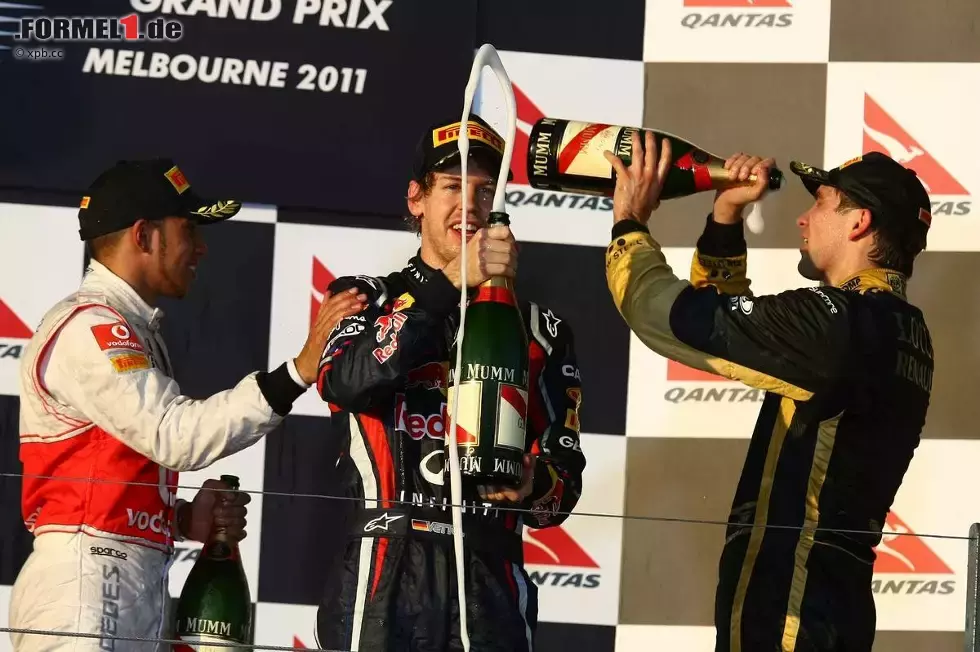 Foto zur News: Lewis Hamilton (McLaren), Sebastian Vettel (Red Bull) und Witali Petrow (Renault)