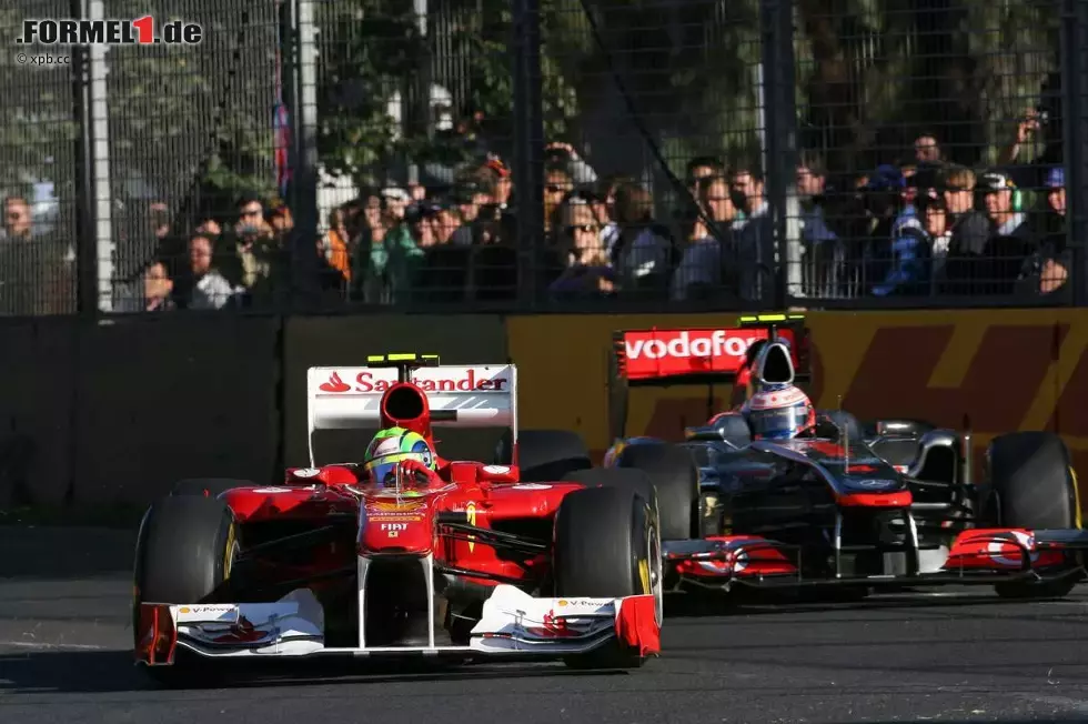 Foto zur News: Felipe Massa (Ferrari) und Jenson Button (McLaren)