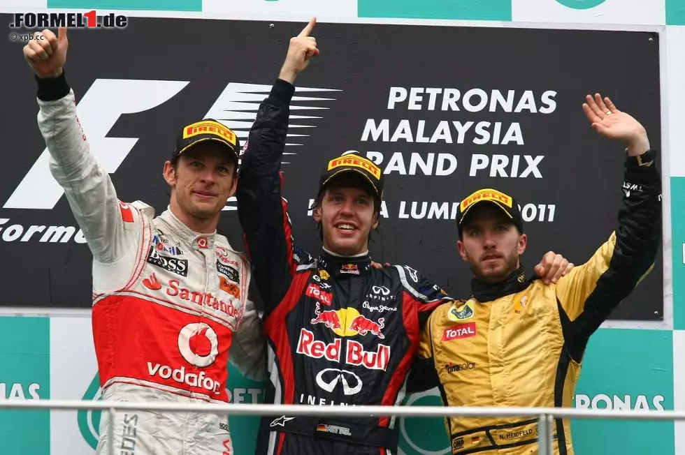 Foto zur News: Jenson Button (McLaren), Sebastian Vettel (Red Bull) und Nick Heidfeld (Renault)