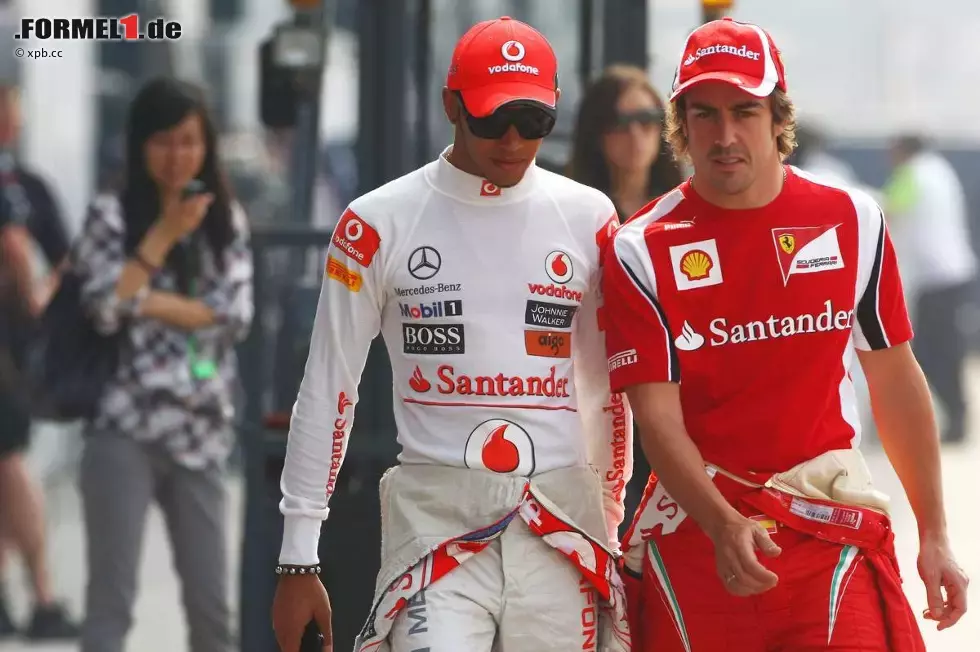 Foto zur News: Lewis Hamilton (McLaren) und Fernando Alonso (Ferrari)