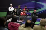 Foto zur News: Von links hinten nach rechts vorne: Adrian Sutil (Force India), Heikki Kovalainen (Lotus), Timo Glock (Marussia-Virgin), Witali Petrow (Renault), Felipe Massa (Ferrari) und Lewis Hamiltn (McLaren)