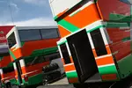 Foto zur News: Force-India-Trucks