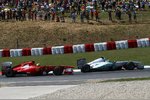 Foto zur News: Nico Rosberg (Mercedes) vor Felipe Massa (Ferrari)