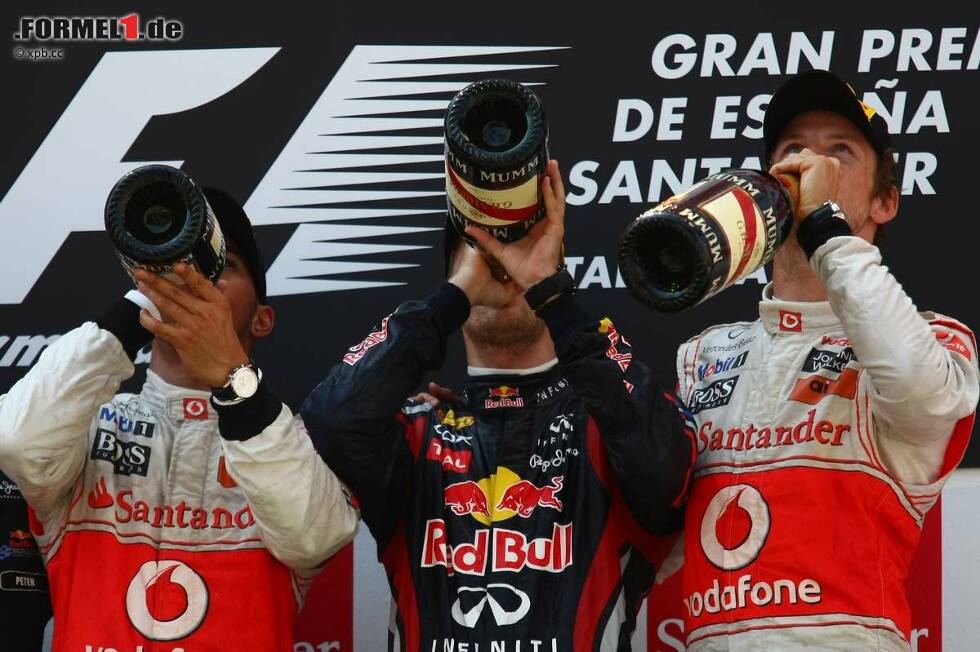 Foto zur News: Lewis Hamilton (McLaren), Sebastian Vettel (Red Bull) und Jenson Button (McLaren)