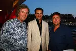 Foto zur News: 2/3 von Top Gear (James May, links, und Richard Hammond, rechts) rahmen Adrian Sutil (Force India)