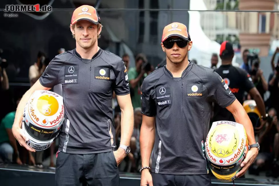 Foto zur News: Jenson Button (McLaren) und Lewis Hamilton (McLaren)