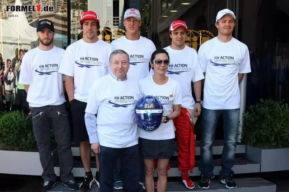 Foto zur News: Nick Heidfeld (Renault), Fernando Alonso (Ferrari), Michael Schumacher (Mercedes), Felipe Massa (Ferrari), Nico Rosberg (Mercedes), FIA-Präsident Jean Todt und dessen Freu bei der Kampagne für mehr Sicherheit auf den Straßen dieser Weklt