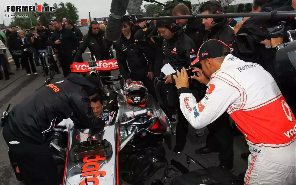 Foto zur News: Tony Stewart (SHR) und Lewis Hamilton (McLaren)