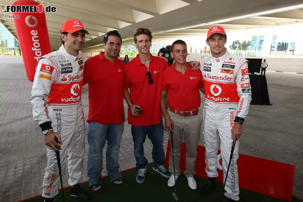 Foto zur News: Jenson Button (McLaren) Pedro de la Rosa (McLaren)