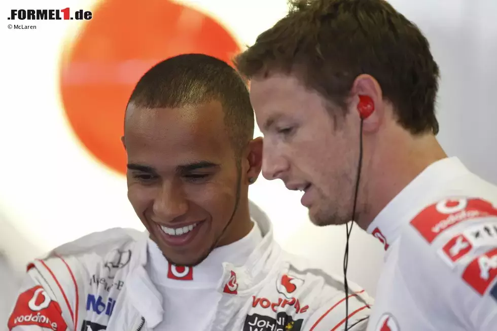 Foto zur News: Lewis Hamilton und Jenson Button (McLaren)