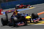 Gallerie: Sebastian Vettel (Red Bull) vor Fernando Alonso (Ferrari)