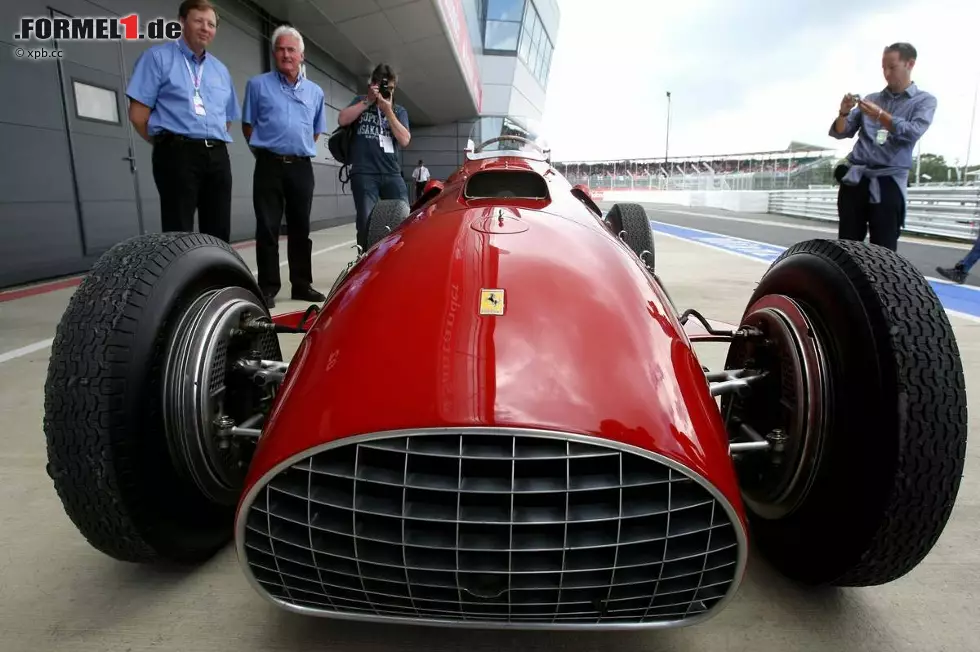 Foto zur News: Fernando Alonso im Ferrari 375