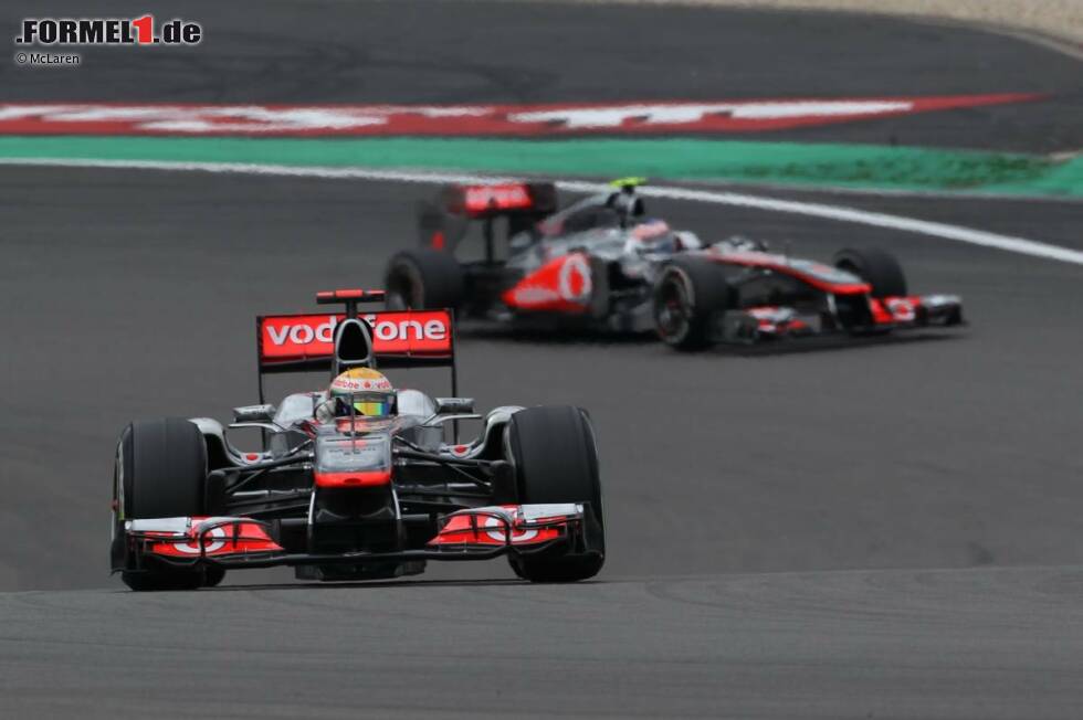 Foto zur News: Lewis Hamilton und Jenson Button (McLaren)