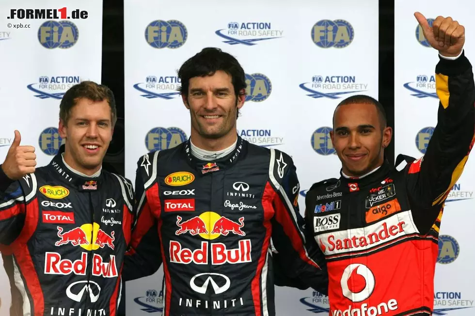 Foto zur News: Sebastian Vettel (Red Bull), Mark Webber (Red Bull) und Lewis Hamilton (McLaren)