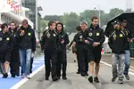 Foto zur News: Nick Heidfeld, Witali Petrow und Bruno Senna (alle Renault)