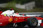 Foto zur News: Felipe Massa (Ferrari) und Michael Schumacher (Mercedes)