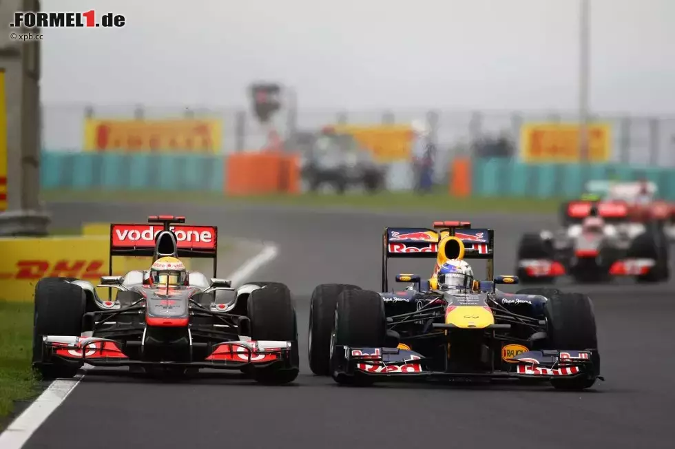 Foto zur News: Lewis Hamilton (McLaren) und Sebastian Vettel (Red Bull)