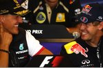 Foto zur News: Michael Schumacher (Mercedes) Sebastian Vettel (Red Bull)