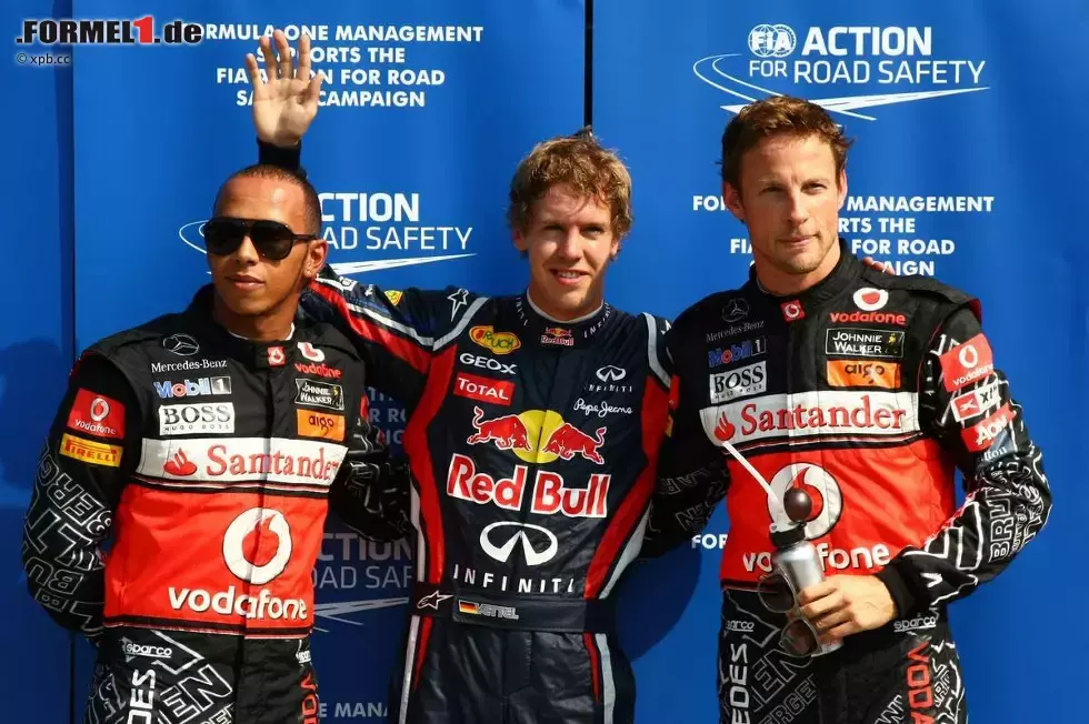 Foto zur News: Lewis Hamilton (McLaren), Sebastian Vettel (Red Bull) und Jenson Button (McLaren)