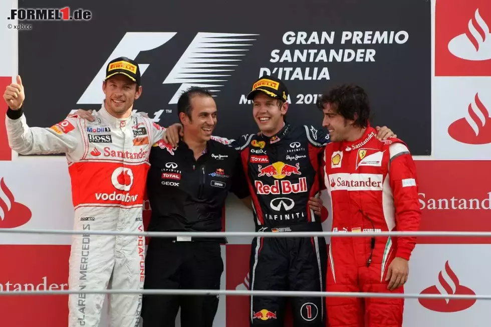 Foto zur News: Jenson Button (McLaren), Sebastian Vettel (Red Bull) und Fernando Alonso (Ferrari)