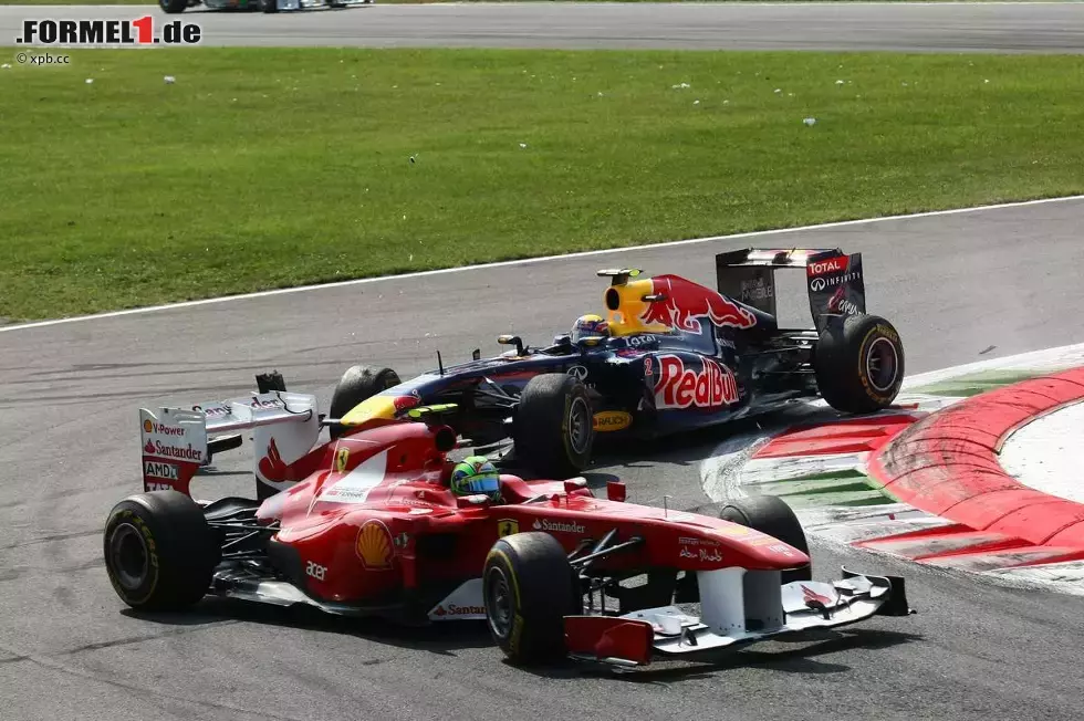 Foto zur News: Mark Webber und Felipe Massa kollidieren