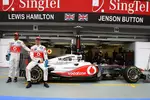 Foto zur News: Jenson Button (McLaren) und Lewis Hamilton (McLaren)