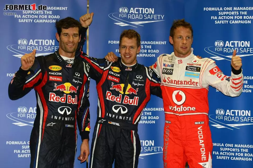 Foto zur News: Mark Webber (Red Bull), Sebastian Vettel (Red Bull) und Jenson Button (McLaren)