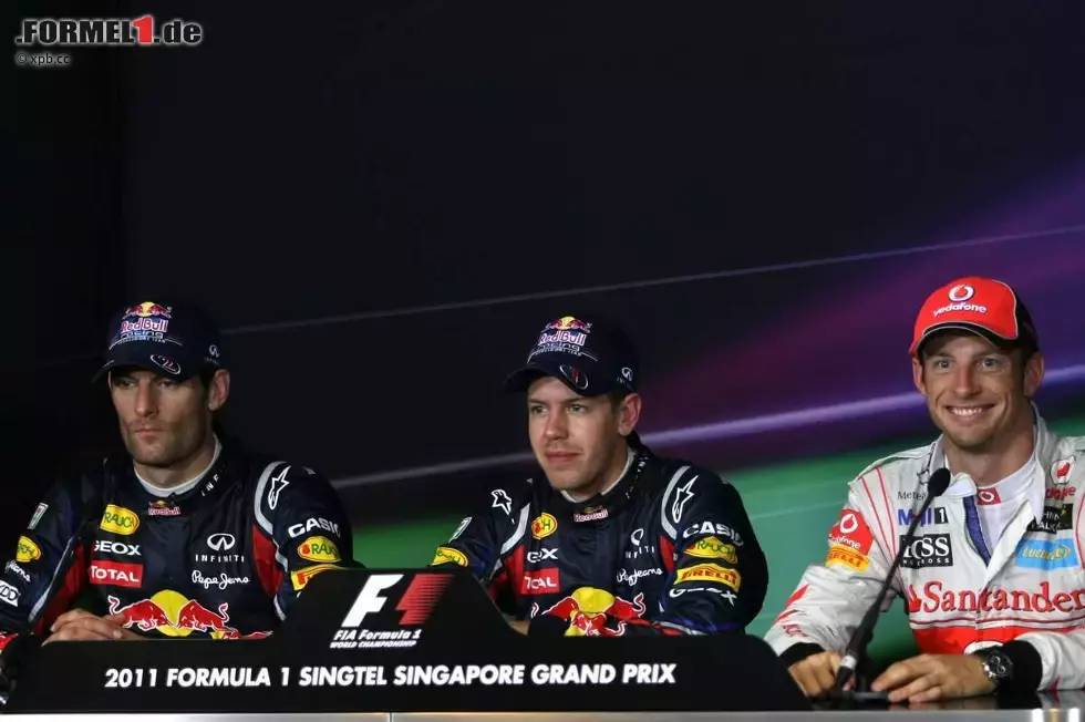 Foto zur News: Mark Webber (Red Bull), Sebastian Vettel (Red Bull) und Jenson Button (McLaren)