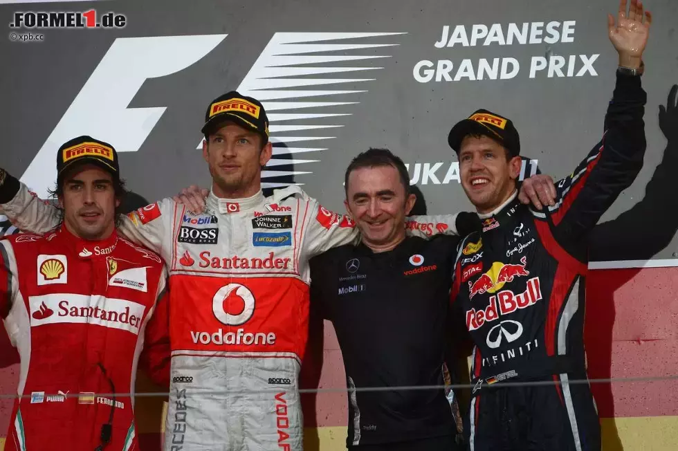 Foto zur News: Fernando Alonso (Ferrari), Jenson Button (McLaren) und Sebastian Vettel (Red Bull)