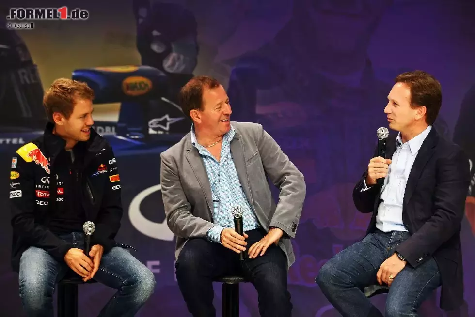 Foto zur News: Sebastian Vettel (Red Bull), Martin Brundle und Christian Horner (Teamchef)