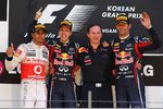 Foto zur News: Lewis Hamilton (McLaren), Sebastian Vettel (Red Bull), Christian Horner (Teamchef) und Mark Webber (Red Bull)
