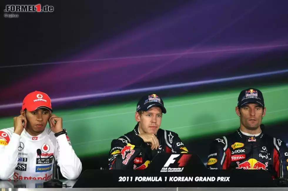 Foto zur News: Lewis Hamilton (McLaren), Sebastian Vettel (Red Bull) und Mark Webber (Red Bull)