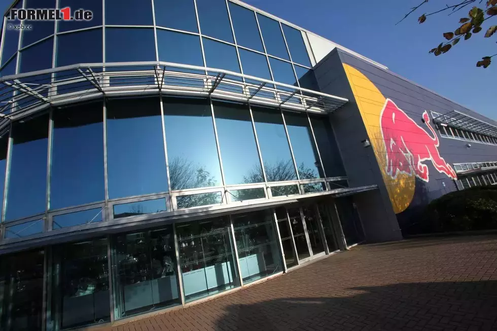 Foto zur News: Das Red-Bull-Werk in Milton Keynes