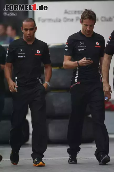 Foto zur News: Lewis Hamilton (McLaren) und Jenson Button (McLaren)