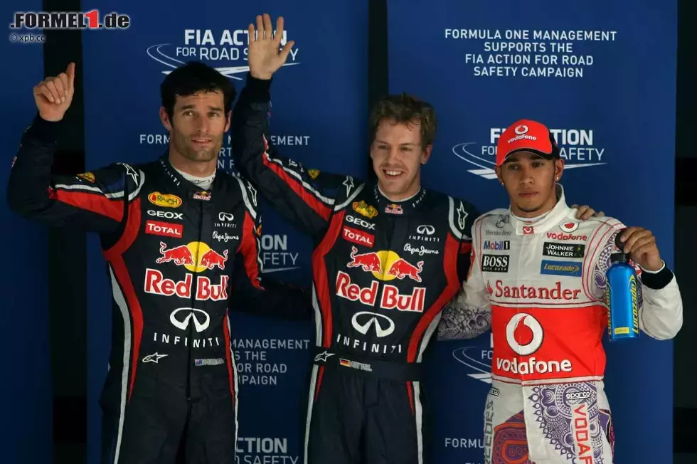 Foto zur News: Mark Webber (Red Bull), Sebastian Vettel (Red Bull) und Lewis Hamilton (McLaren)