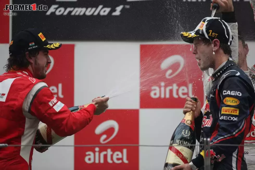 Foto zur News: Fernando Alonso (Ferrari) und Sebastian Vettel (Red Bull)