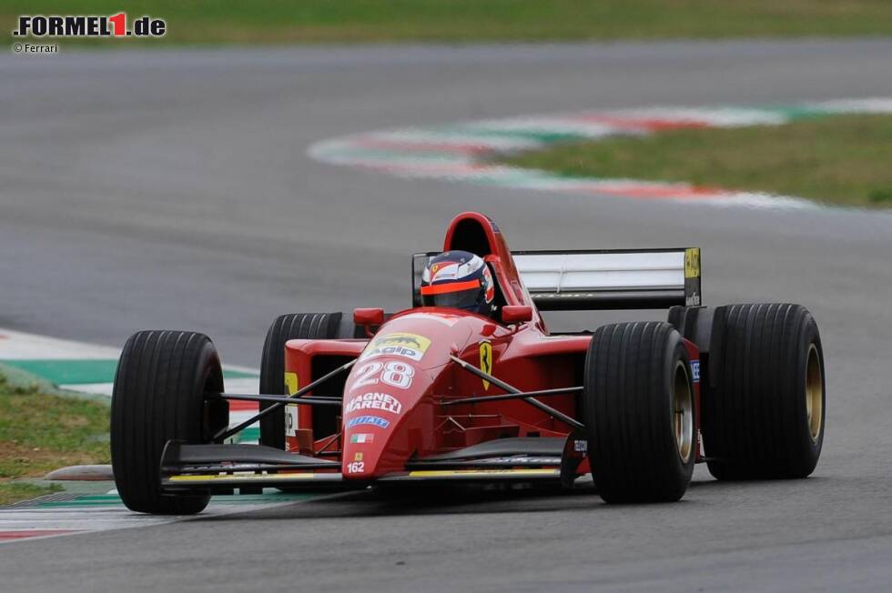 Foto zur News: Gerhard Berger im Ferrari 412 T2