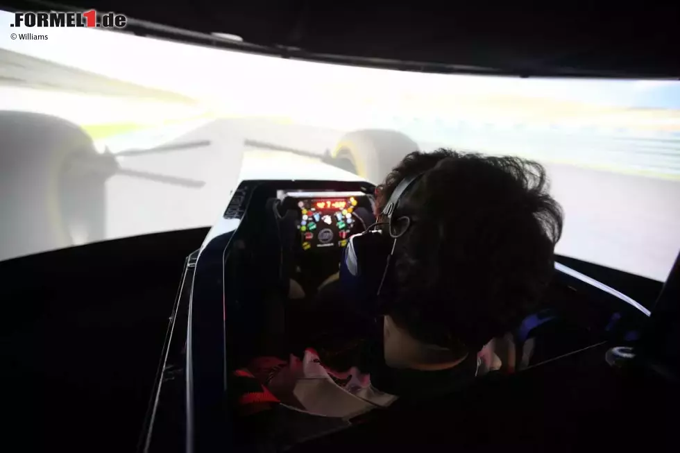 Foto zur News: Bruno Senna (Williams) im Simulator