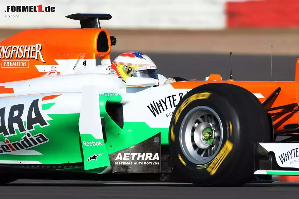 Foto zur News: Roll-out des Force India-Mercedes VJM05 mit Paul di Resta am Steuer