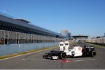 Foto zur News: Kamui Kobayashi und Sergio Perez (Sauber)