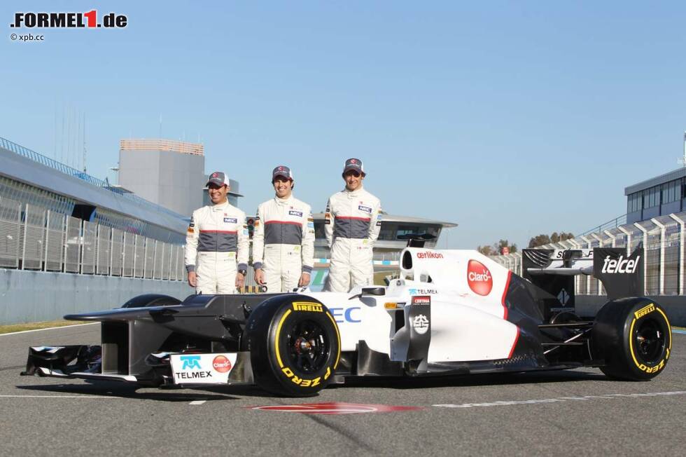 Foto zur News: Kamui Kobayashi, Sergio Perez, Esteban Gutierrez und der neue Sauber-Ferrari C31